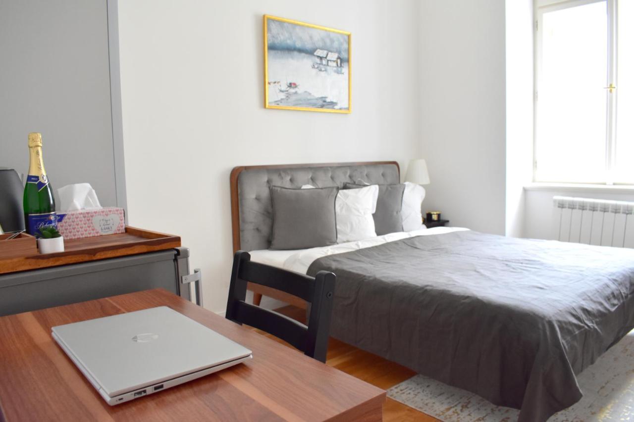 Lovely Apartment In Center Prag Eksteriør billede
