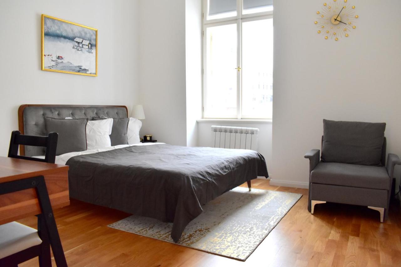 Lovely Apartment In Center Prag Eksteriør billede